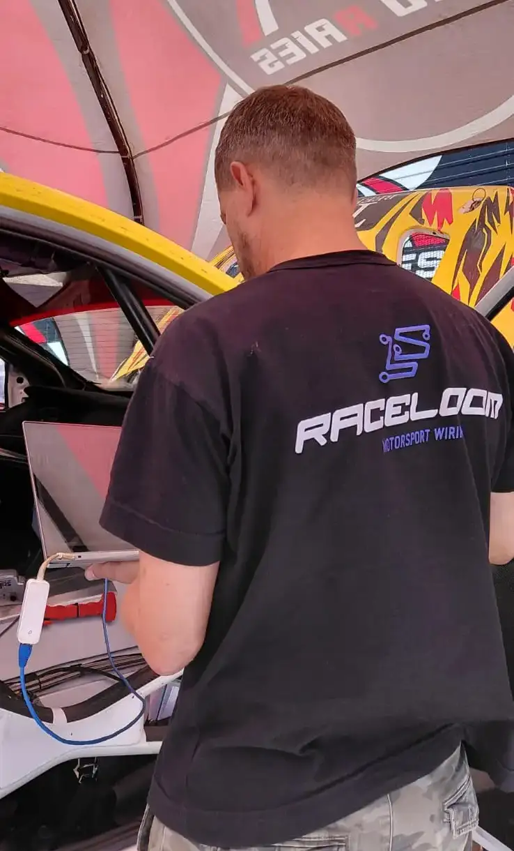 tecnico-cableados-rally-automotor